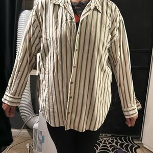 Universal thread collard shirt